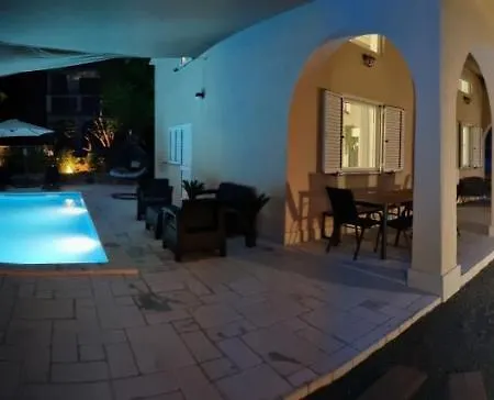 Bellina Muraj 别墅 Kornić