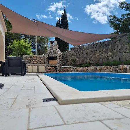 Vila Bellina Muraj *